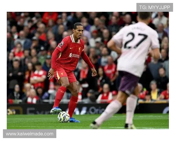 范戴克与布拉德利巅峰对决彰显顶级边锋惊艳发挥成为全场焦点时刻